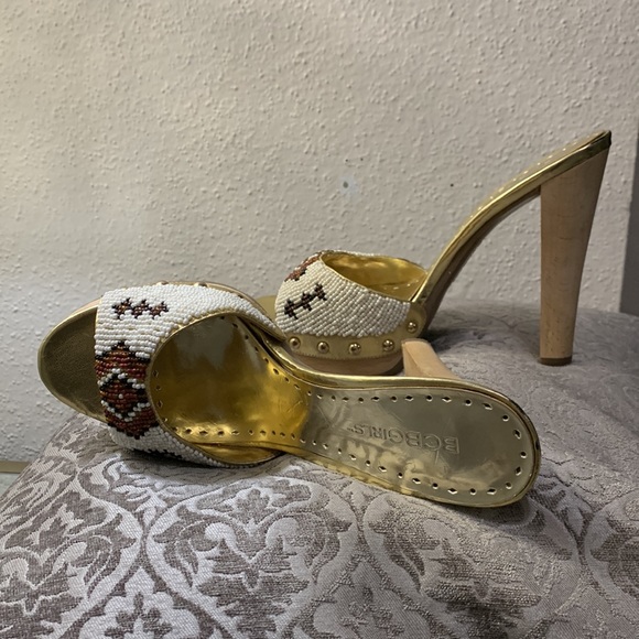 BCBGIRLS Metallic sandals w/bead detail Size 8 - Picture 13 of 16